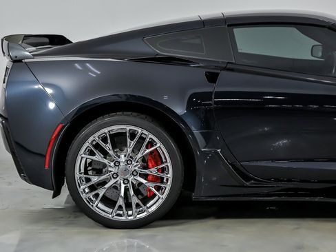 Used 2016 Chevrolet Corvette Z06 w/ 3LZ Preferred Equipment Group RWD image 13