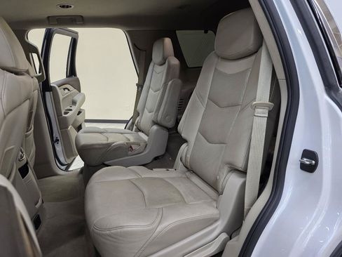Used 2016 Cadillac Escalade 4WD image 27