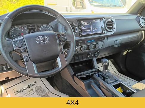 Used 2022 Toyota Tacoma TRD Sport AWD/4WD image 10