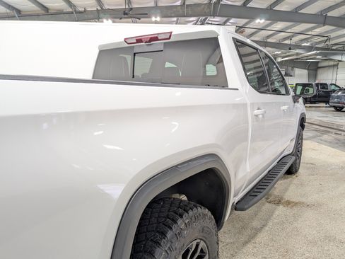 Used 2023 GMC Sierra 1500 AT4X image 3