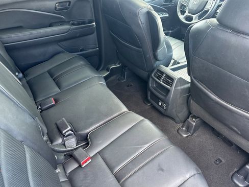 Used 2023 Honda Passport TrailSport image 30
