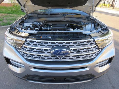 Used 2020 Ford Explorer Limited image 65