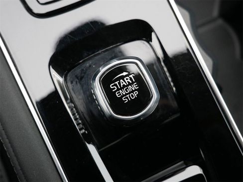 Used 2025 Volvo XC90 B5 Core w/ Climate Package image 26