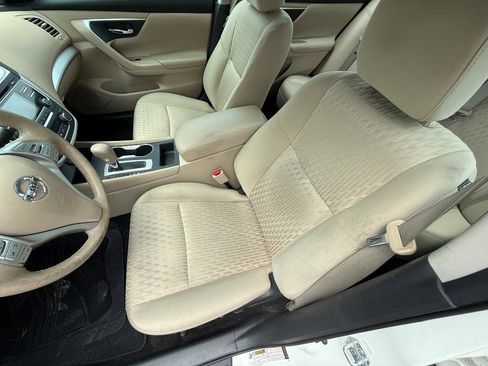 Used 2016 Nissan Altima 2.5 SV w/ Convenience Package FWD image 16