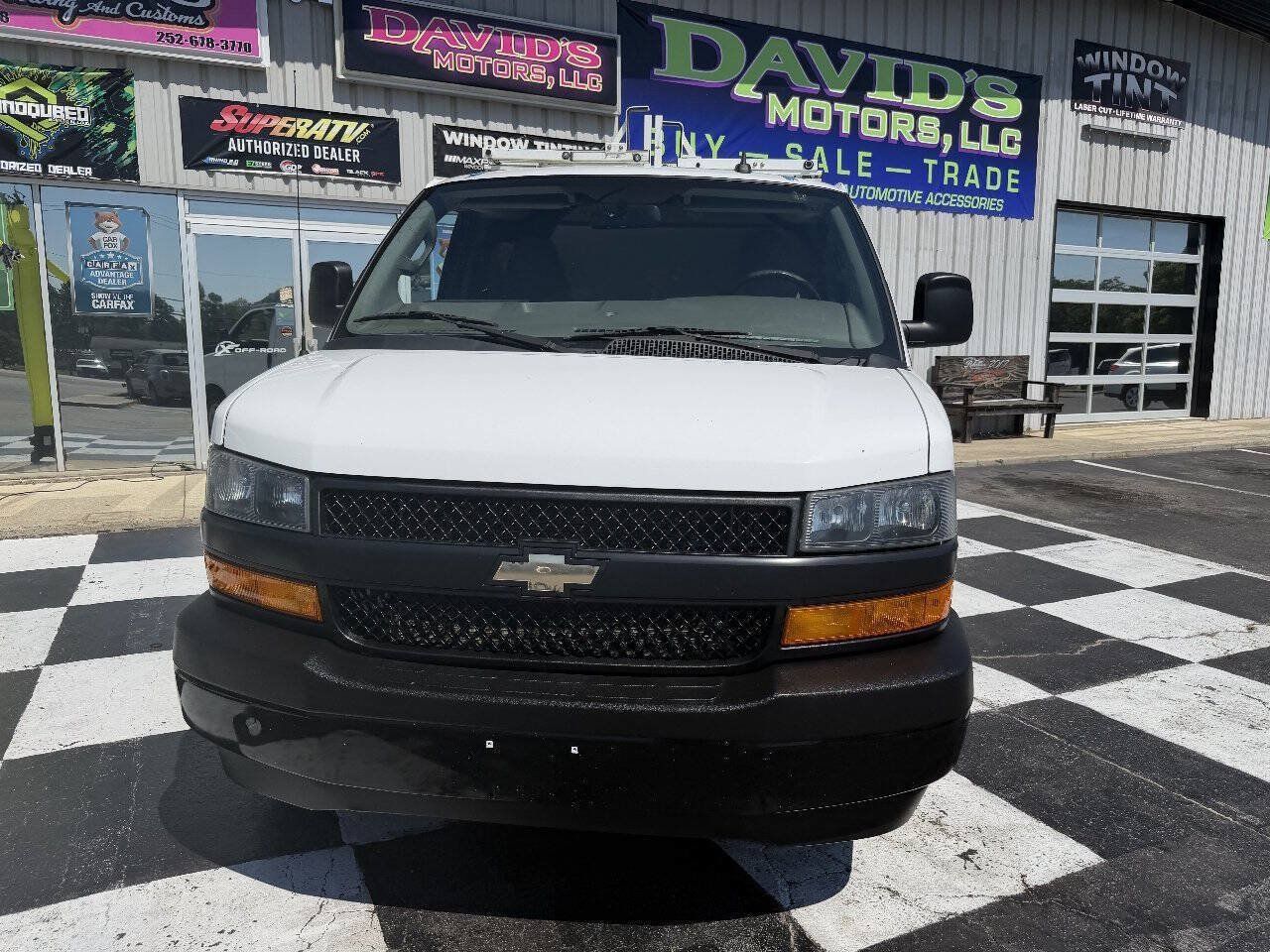 Used 2019 Chevrolet Express 2500 w/ Driver Convenience Package RWD image 2