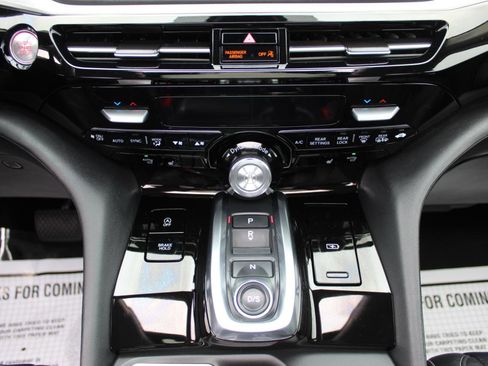 Used 2024 Acura MDX SH-AWD w/ Technology Package image 29