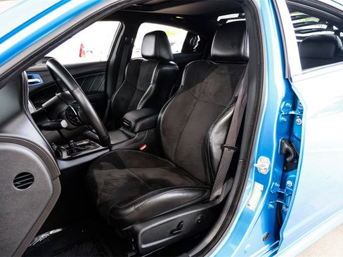 Used 2023 Dodge Charger R/T w/ Plus Group image 31