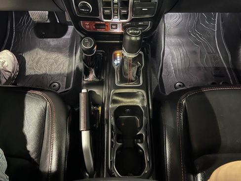 Used 2019 Jeep Wrangler Unlimited Rubicon AWD/4WD image 22