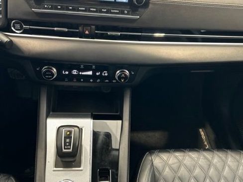 Used 2022 Mitsubishi Outlander SEL AWD/4WD image 12