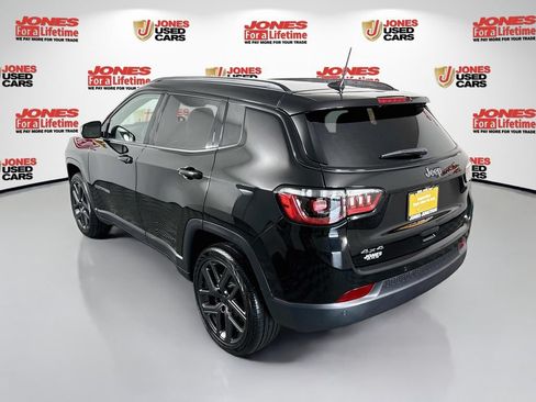 Used 2025 Jeep Compass Limited w/ Sun & Sound Group AWD/4WD image 2