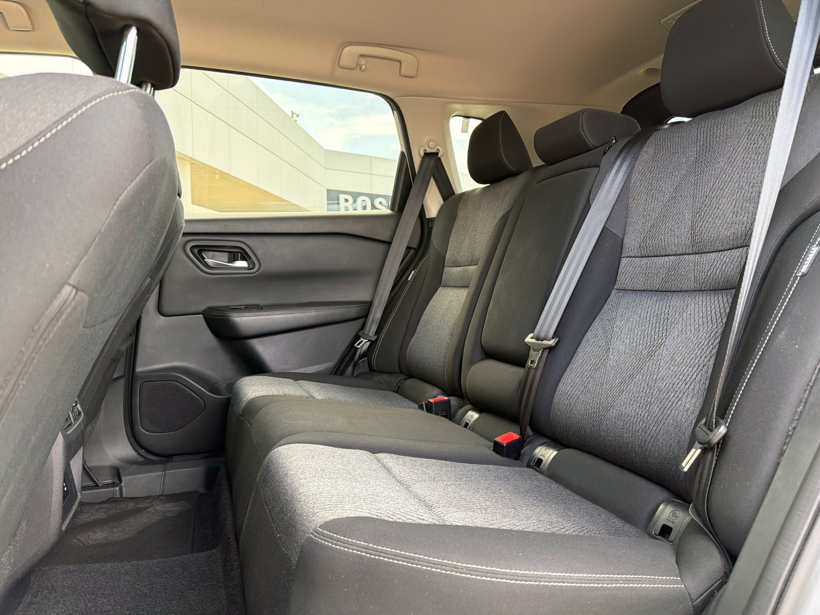 Used 2024 Nissan Rogue SV FWD image 12