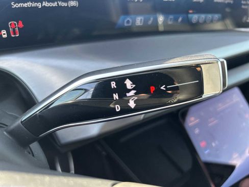 New 2026 Cadillac Vistiq Luxury image 15