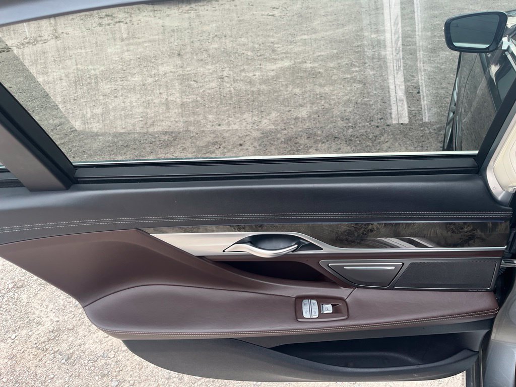 Used 2016 BMW 740i RWD image 24