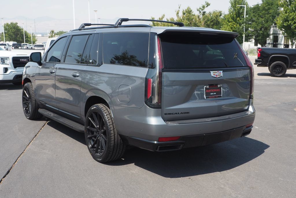Used 2021 Cadillac Escalade ESV Sport Platinum w/ Heavy-Duty Trailer Package AWD/4WD image 5