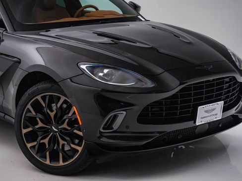 Used 2023 Aston Martin DBX AWD/4WD image 4