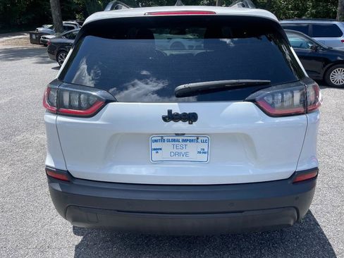 Used 2020 Jeep Cherokee Latitude Plus image 9