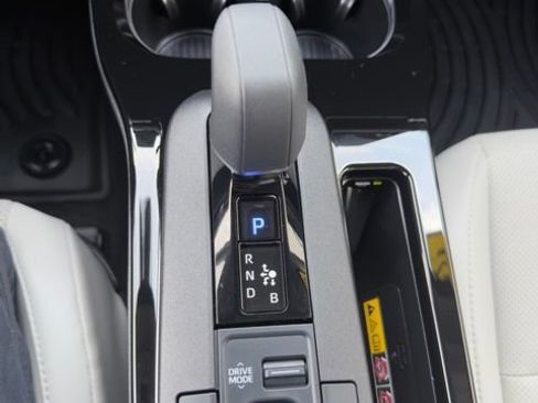 Used 2024 Toyota Prius Limited AWD/4WD image 14