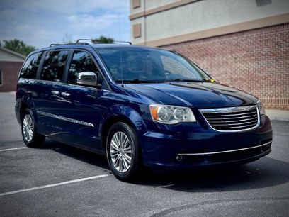 Used 2015 Chrysler Town & Country Touring-L w/ Driver Convenience Group