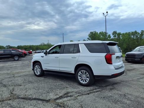 Used 2024 GMC Yukon SLT w/ SLT Luxury Package AWD/4WD image 9