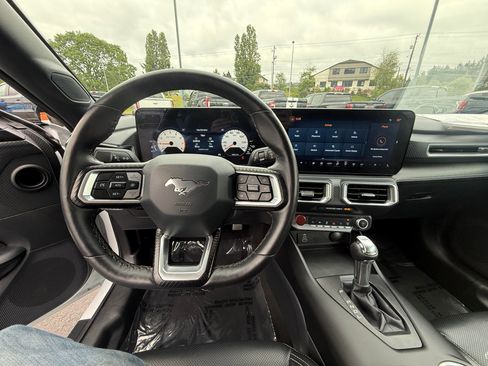 Used 2025 Ford Mustang Premium RWD image 7