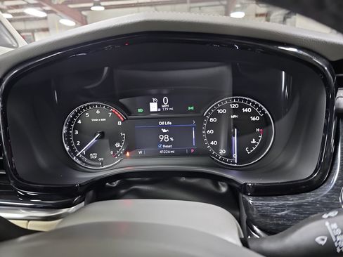 Used 2023 Cadillac XT6 Premium Luxury image 19