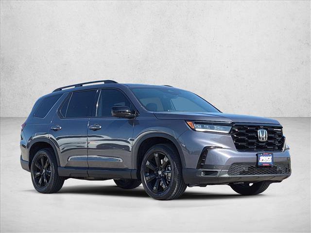 Used 2025 Honda Pilot Black Edition image 3