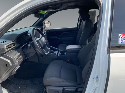 Used 2024 Toyota Tacoma SR image 9