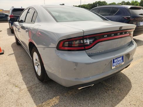 Used 2020 Dodge Charger SXT RWD image 4