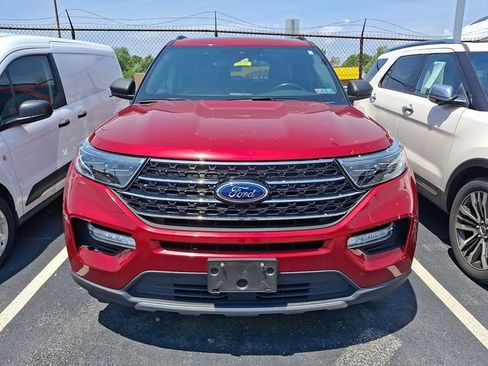 Used 2020 Ford Explorer XLT w/ Equipment Group 202A AWD/4WD image 2