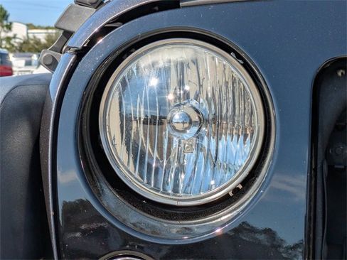 Used 2017 Jeep Wrangler Sport image 10