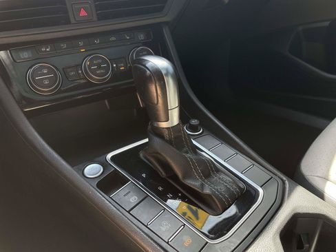 Used 2019 Volkswagen Jetta R-Line FWD image 30