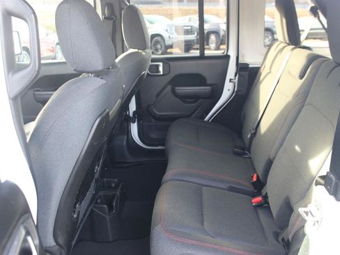 Used 2024 Jeep Wrangler Unlimited Rubicon image 31