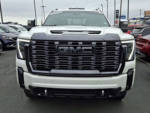 Used 2024 GMC Sierra 2500 Denali Ultimate AWD/4WD image 2