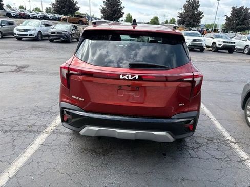 Used 2024 Kia Seltos S AWD/4WD image 5