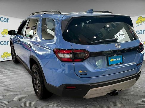 New 2025 Honda Pilot TrailSport image 5