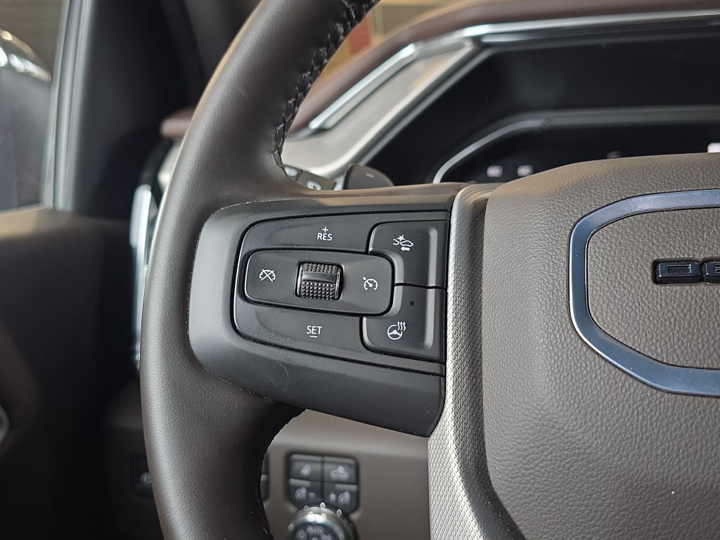 Used 2025 GMC Sierra 1500 Denali w/ Technology Package AWD/4WD image 18