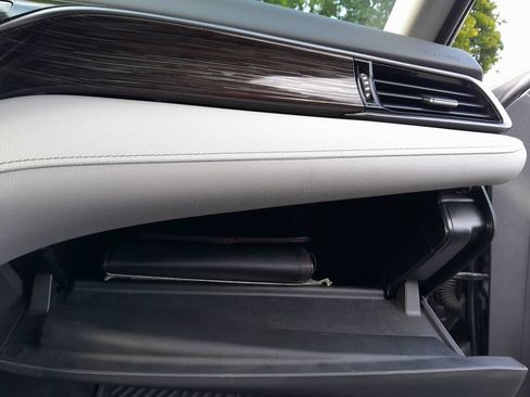 Used 2019 Toyota Camry LE FWD image 39