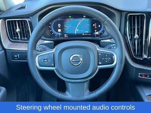 Used 2022 Volvo XC60 B5 Momentum w/ Protection Package Premier image 23
