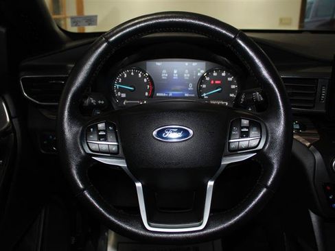 Used 2020 Ford Explorer Limited RWD image 17