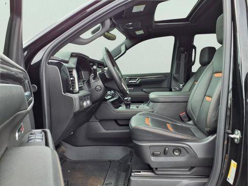 Used 2024 GMC Sierra 1500 AT4 w/ Technology Package AWD/4WD image 17