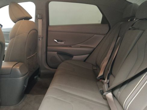 Used 2024 Hyundai Elantra SEL w/ Convenience Package image 18