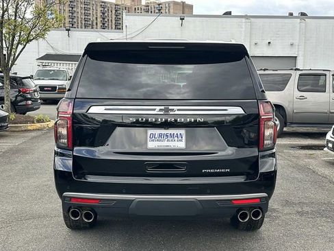 Used 2023 Chevrolet Suburban Premier image 3