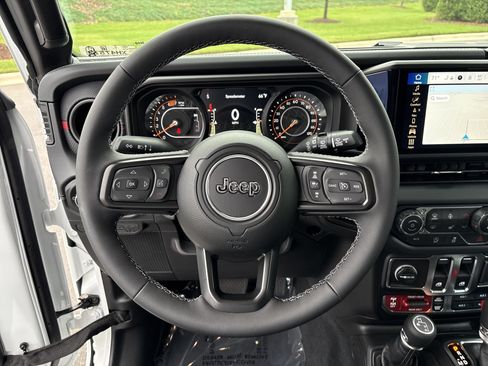 Used 2026 Jeep Wrangler Rubicon w/ Safety Group AWD/4WD image 21