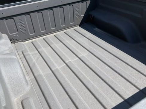 Used 2023 Jeep Gladiator Sport image 11