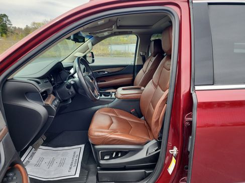 Used 2020 Cadillac Escalade Premium Luxury w/ LPO, Radiant Package AWD/4WD image 11