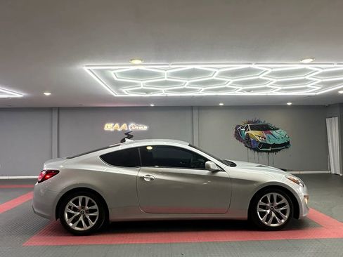 Used 2014 Hyundai Genesis 2.0T RWD image 7