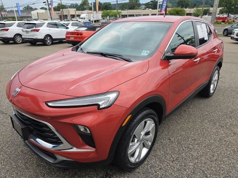 Used 2024 Buick Encore GX Preferred AWD/4WD image 7