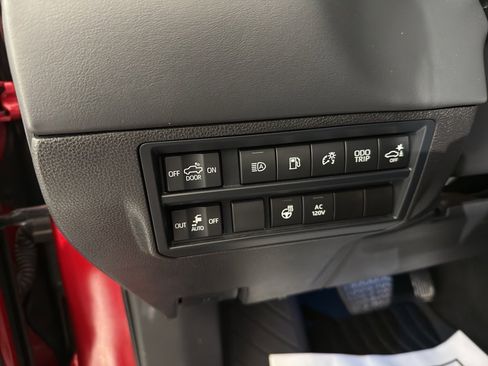 Used 2024 Toyota Tundra Platinum image 17