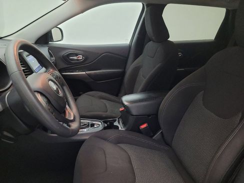 Used 2019 Jeep Cherokee Latitude w/ Popular Appearance Group image 17