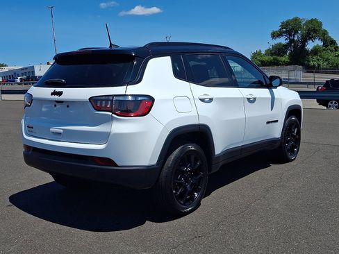 Certified 2023 Jeep Compass Latitude AWD/4WD image 6